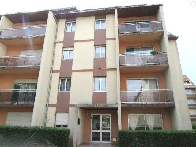 A LOUER STUDIO situé à Avallon 89200 Résidence Le Morvan, Rue du Général Leclerc comprenant.