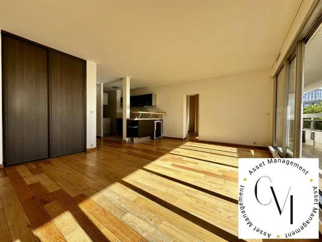 À LOUER: Superbe 2 Pièces Lumineux avec Balcon de 12m² P