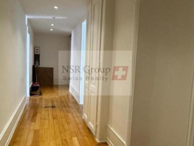 À LOUER ? SUPERBE APPARTEMENT DE 5 PIÈCES AU BOULEVARD HELVÉTIQUE