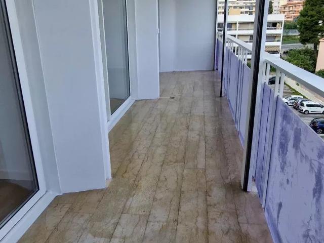 À LOUER – Superbe appartement rénové avec goût | 51m² + balcon | Parking privatif | Quartier animé proche mer  République Immobilier Beausoleil