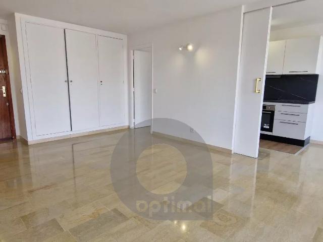 ? À LOUER – Superbe appartement rénové avec goût | 51m² + balcon | Parking privatif | Quartier animé proche mer ? République Immobilier Beausoleil