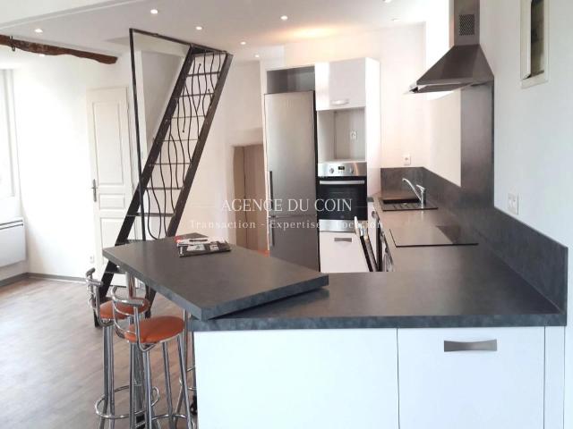 À LOUER Superbe Duplex Rénové avec Cachet – Centre Ville de