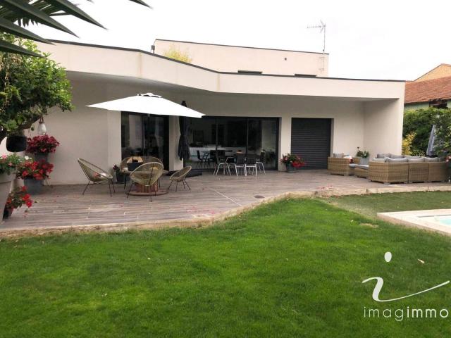 À LOUER SUPERBE VILLA CONTEMPORAINE 6 PIÈCES DE 175 M² AVEC PI