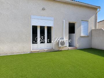 A louer sur Garons, Maison rénovée avec cour, stationnement et grand cellier pour rangement. Garons 30128
