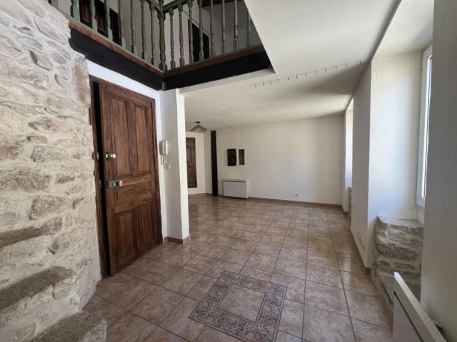A louer sur la calmette appartement