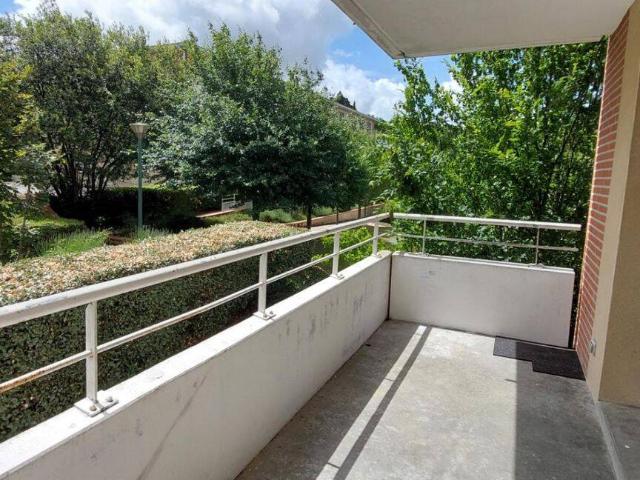 À louer sur NAILLOUX T3 rénové avec balcon, cellier et parking