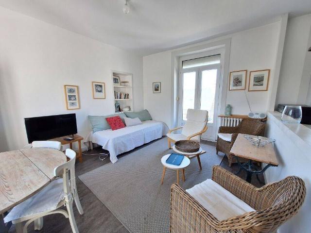 A LOUER SAINT MALO PARAME T2 MEUBLE A L'ANNEE PLACE DE PARK