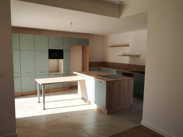 A LOUER SAINT PERAY ? Maison neuve 180 m² 5 chambres ? Pis