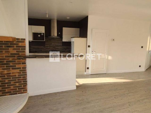 A LOUER SAIN BEL Appartement 5 pièces 4 chambres 105 m2