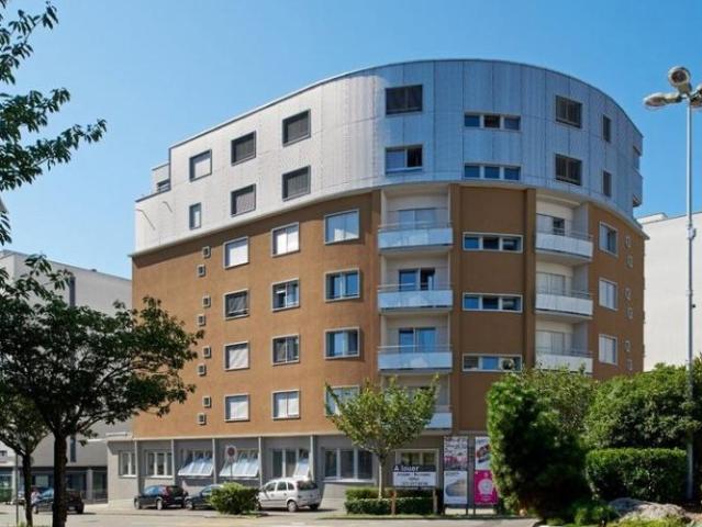 A louer sans caution Les joies de la vie urbaine