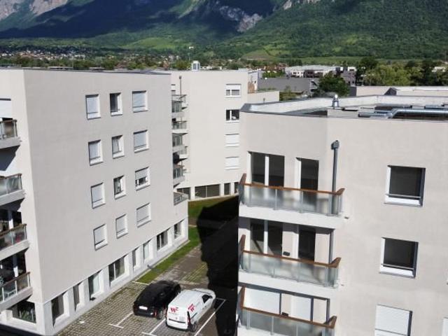 A LOUER SANS FRAIS D AGENCE GRAND T3 A CROLLES