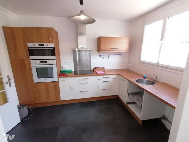 A LOUER SECTEUR RUE DE NANTES QUARTIER PIGEON BLANC Appartement de type 3 68,79m2 habitables.