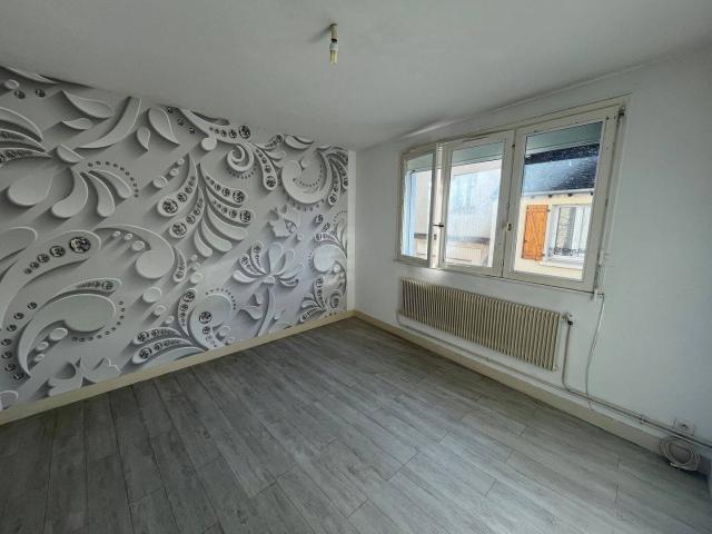 À LOUER SEPTEUIL – APPARTEMENT 3 PIÈCES – 70 m² – 860 € CC/MOIS