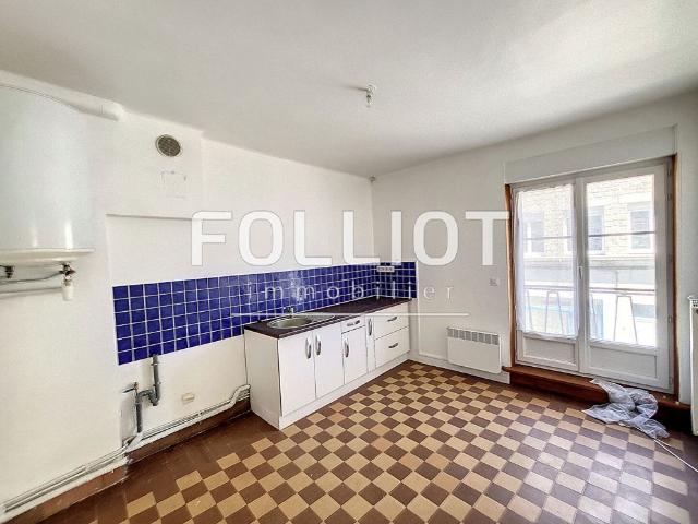 A LOUER SOURDEVAL BEL APPARTEMENT T2 TR�S LUMINEUX