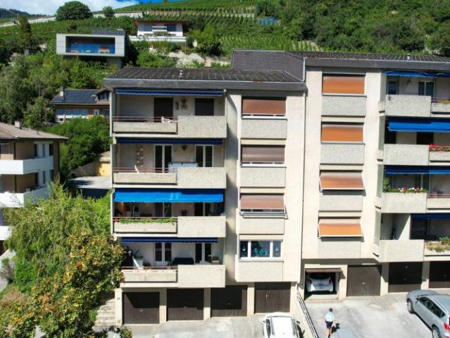 A LOUER Spacieux appartement rénové de 4 ½ pièces avec grand balcon
