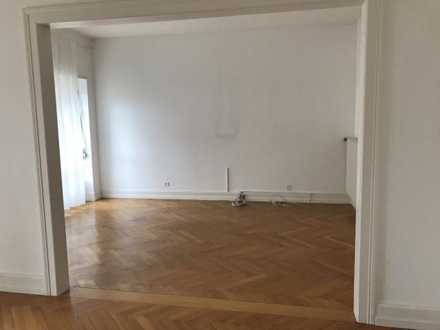À louer Spacieux appartement 5 pièces de 118,69 m2 Strasbourg Quartier des XV
