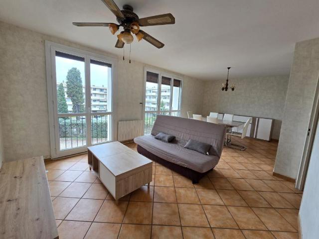 À LOUER – SPACIEUX T3 MEUBLÉ DE 74 M² À VERT BOCAGE