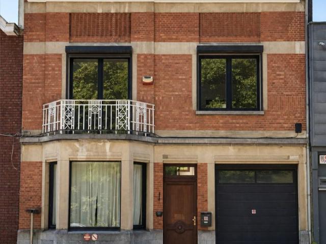 À LOUER – SPACIEUSE MAISON 5 CHAMBRES AVEC JARDIN  À seulement 60 mètres de l’École européenne de Laeken