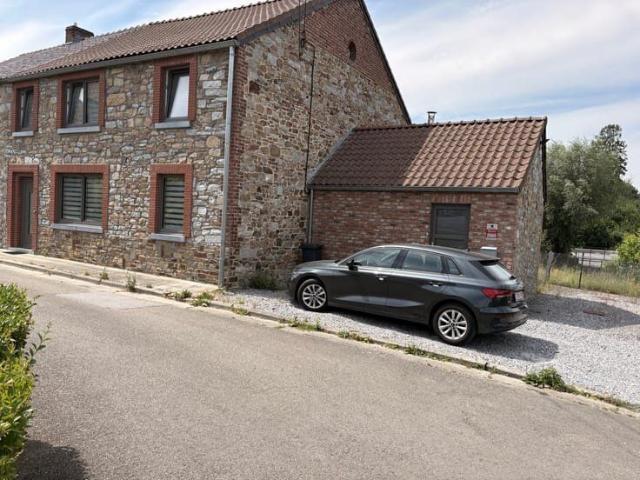 À louer – Spacieuse maison avec jardin à Hanzinelle