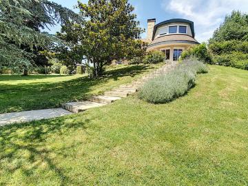 À LOUER Spacieuse maison familiale de 200 m2 avec piscine