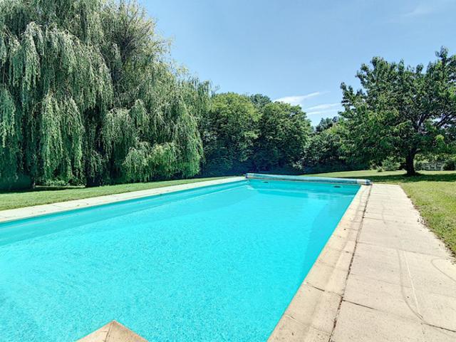 À LOUER Spacieuse maison familiale de 200 m2 avec piscine