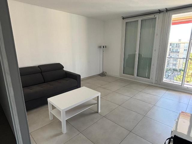 A LOUER T4 MEUBLE EN 4EME ETAGE PARC MEDITERRANEE