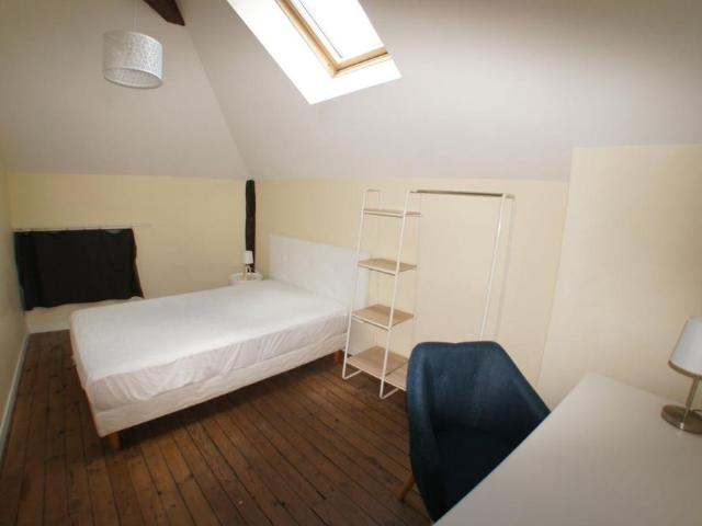 A LOUER T4 MEUBLE HYPER CENTRE IDEAL COLOCATION