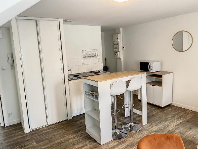 A LOUER T4 MEUBLE RENOVE EN 2025 HYPER CENTRE