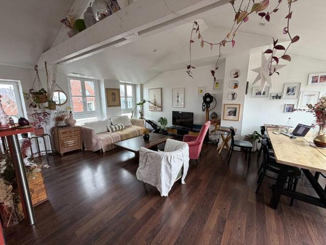 À LOUER – T4 NON MEUBLÉ de 95 m2, Rue de la Barre – VIEUX LILLE réf 6031