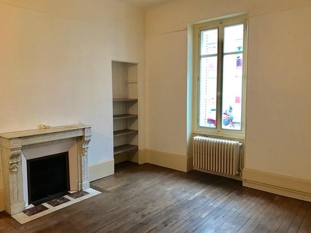 A louer T4 avec cour privative – rue de Tivoli 870€/MOIS CC