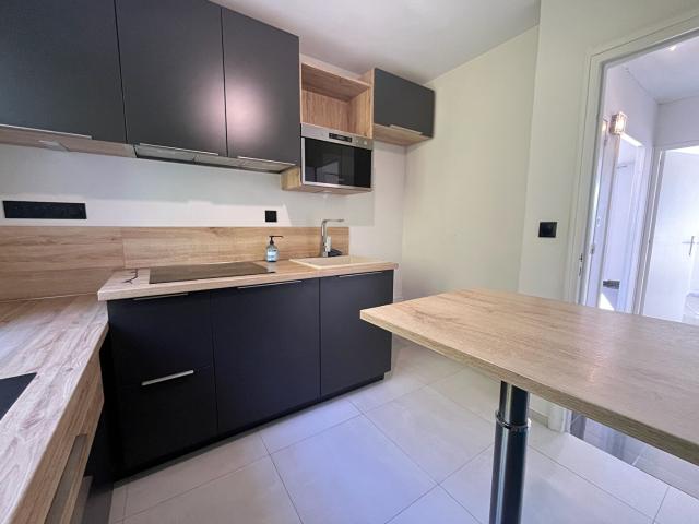 A LOUER T4 de 77m² 12 RUE DU CAPITAINE FERBER à Caluire et Cuire, Caluire et cuire 69300