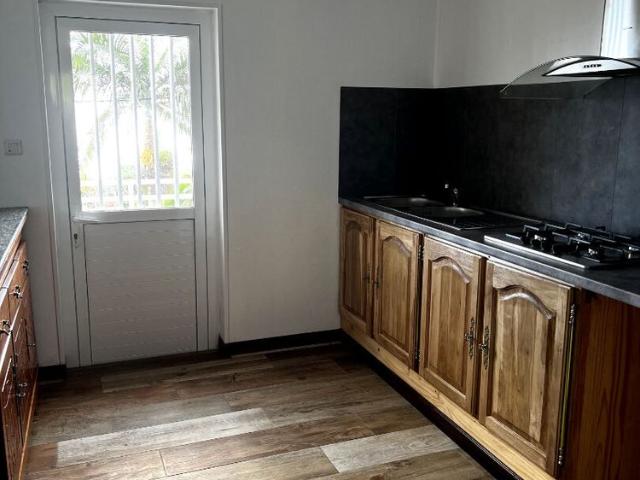 A LOUER T4 VIDE 100 m² VUE MER LA SALINE LES HAUTS
