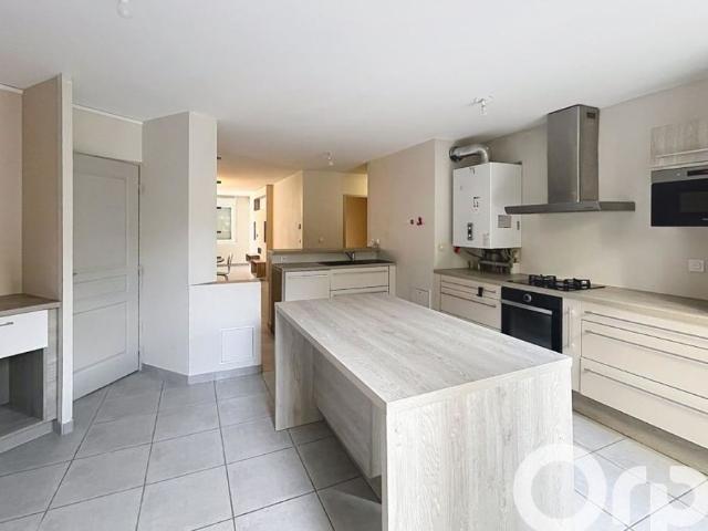 A louer T4 3 chambres meublé au 81 Rue Jean Jaurès 69100 Villeurbanne