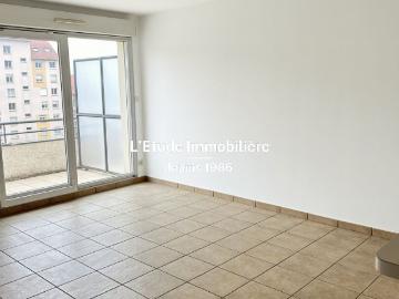 Appartement à louer à Place Ennemond Romand - Cave