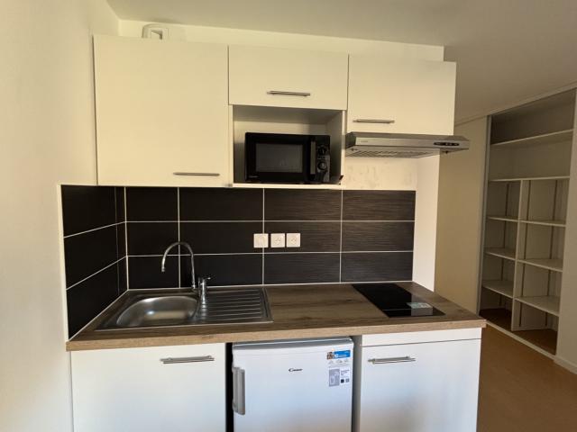 A LOUER T1 MEUBLE RESIDENCE NEUVE