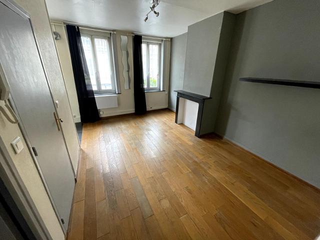 a louer: t1 à loos•• 545 €