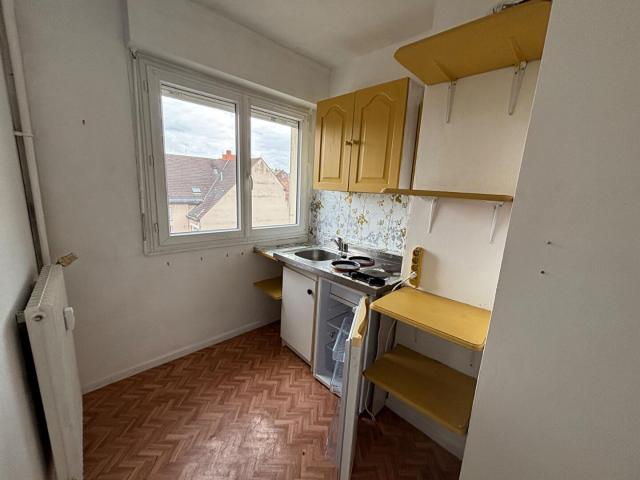 a louer: t1 à lille•• 575 €