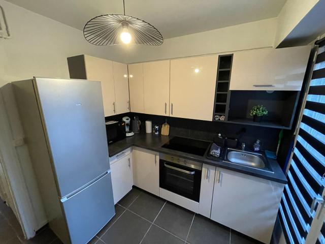a louer: t1 à lille•• 675 €