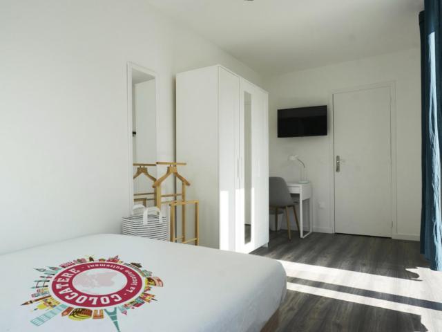 a louer: t1 à lille•• 715 €