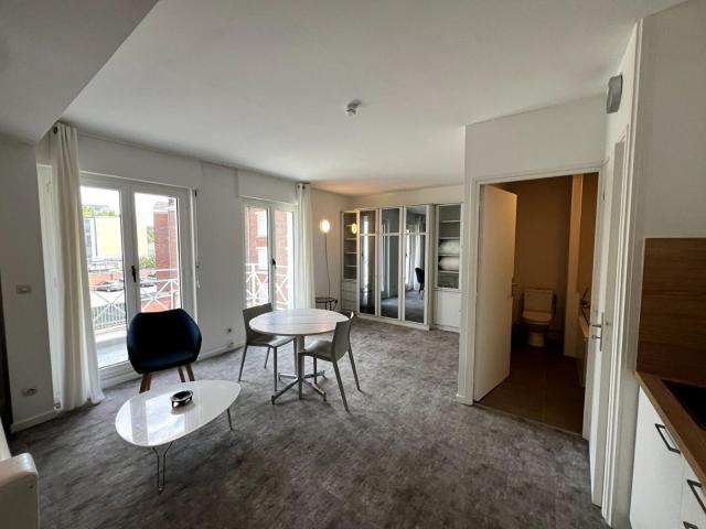a louer: t1 à lille•• 795 €
