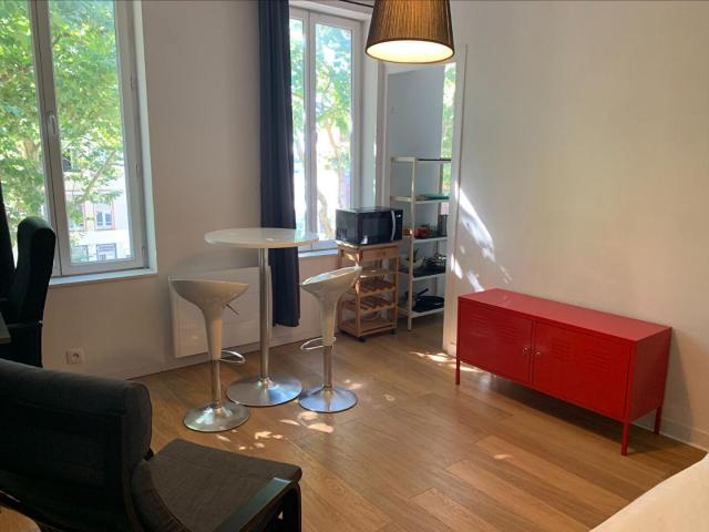 a louer: t1 à lille•porte des postes• 565 €