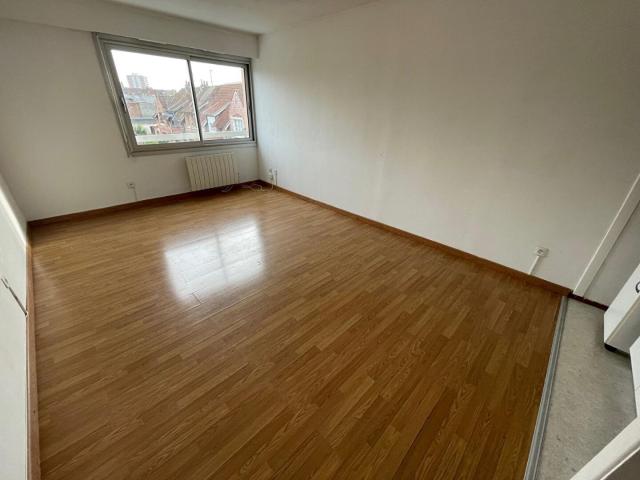 a louer: t1 à lille•rue du général de wett chu lille sud• 559 €