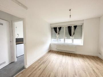 a louer: t1 à lille•rue du long pot fives• 615 €