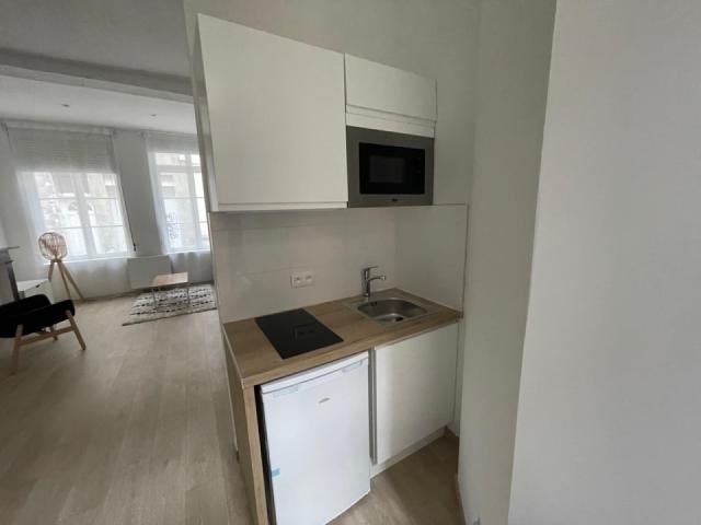 a louer: t1 à lille•vieux lille• 750 €