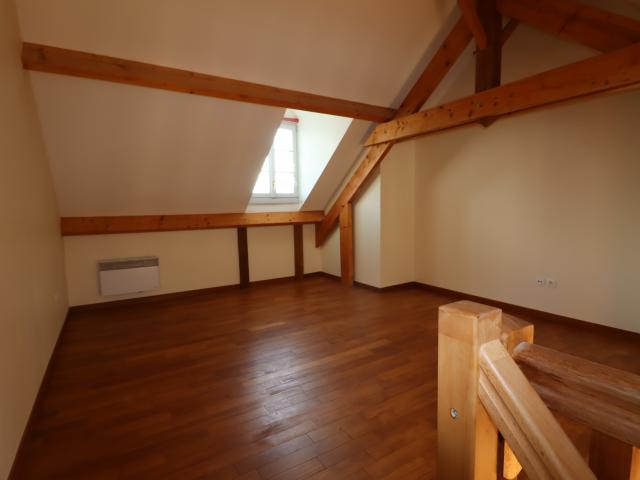 A LOUER T1 en duplex