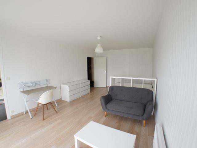 A LOUER T1BIS MEUBLE ANGERS CAMUS