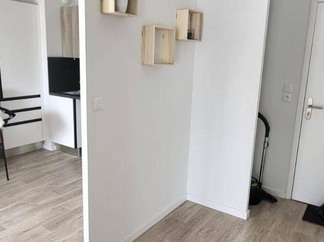 À LOUER – T2 MEUBLÉ 39 m² – LOGGIA 6 m² – 2 PARKINGS – ROUBAIX