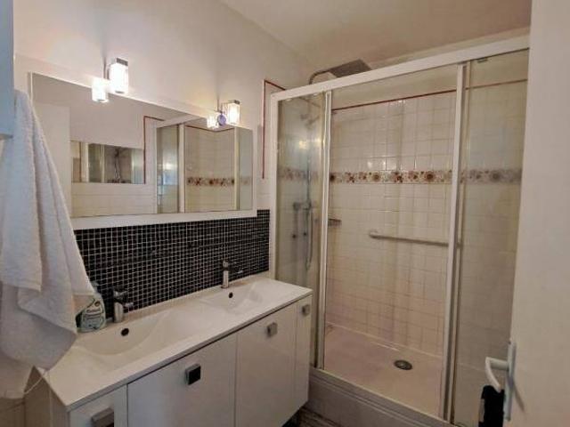 A LOUER T2 MEUBLE VALENCE HOPITAL CHAUFFAGE ET EAU COMPRIS