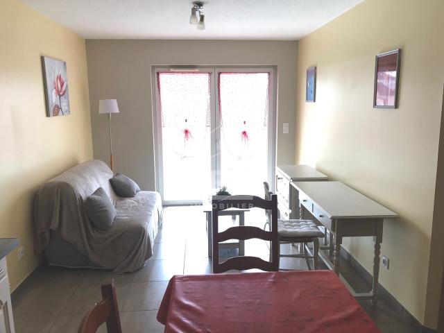 A LOUER T2 MEUBLE AVEC BALCON ET GARAGE VALDAHON CENTRE