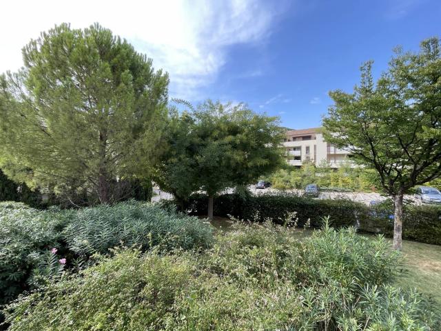 à louer – t2 meublé avec terrasse et garage – proximité parc de la moline – marseille 12ᵉ